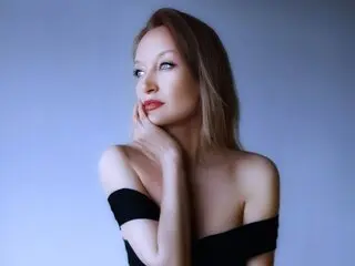 EmmaGrem shows videos recorded